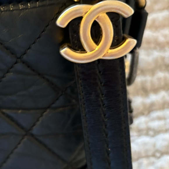 Authentic Chanel Hobo bag.  Excellent like new condition. - Picture 11 of 11